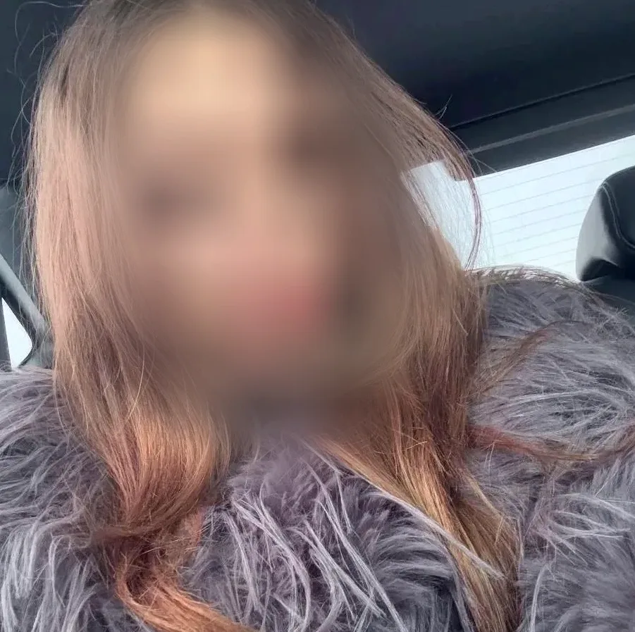Catriona, 19