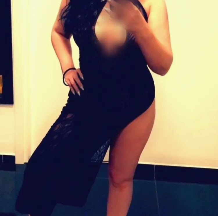 Chloe, 39