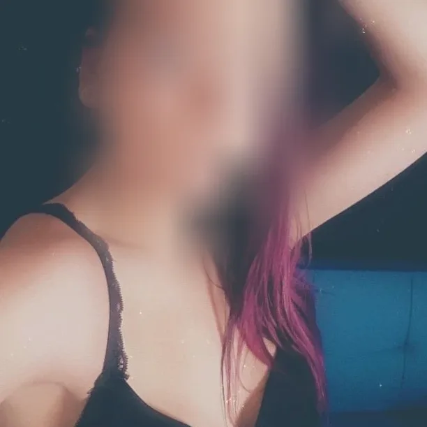 Ewa, 27