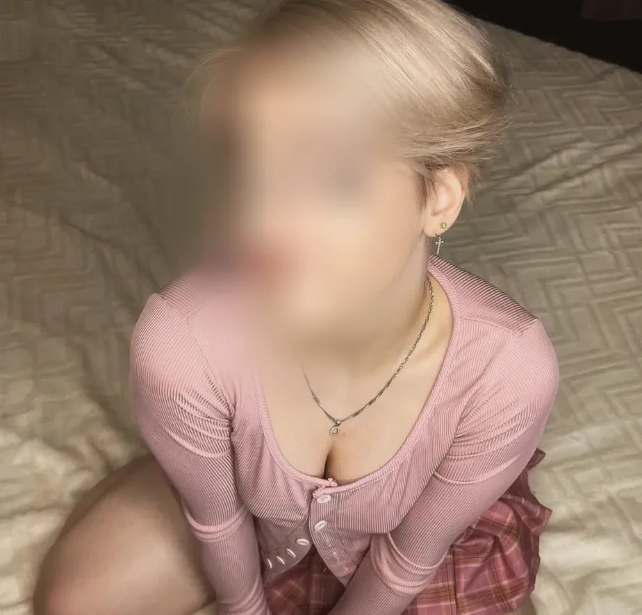 Olivia, 20