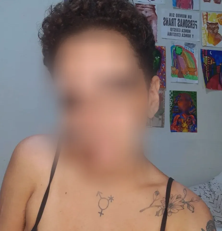 Sadia, 26