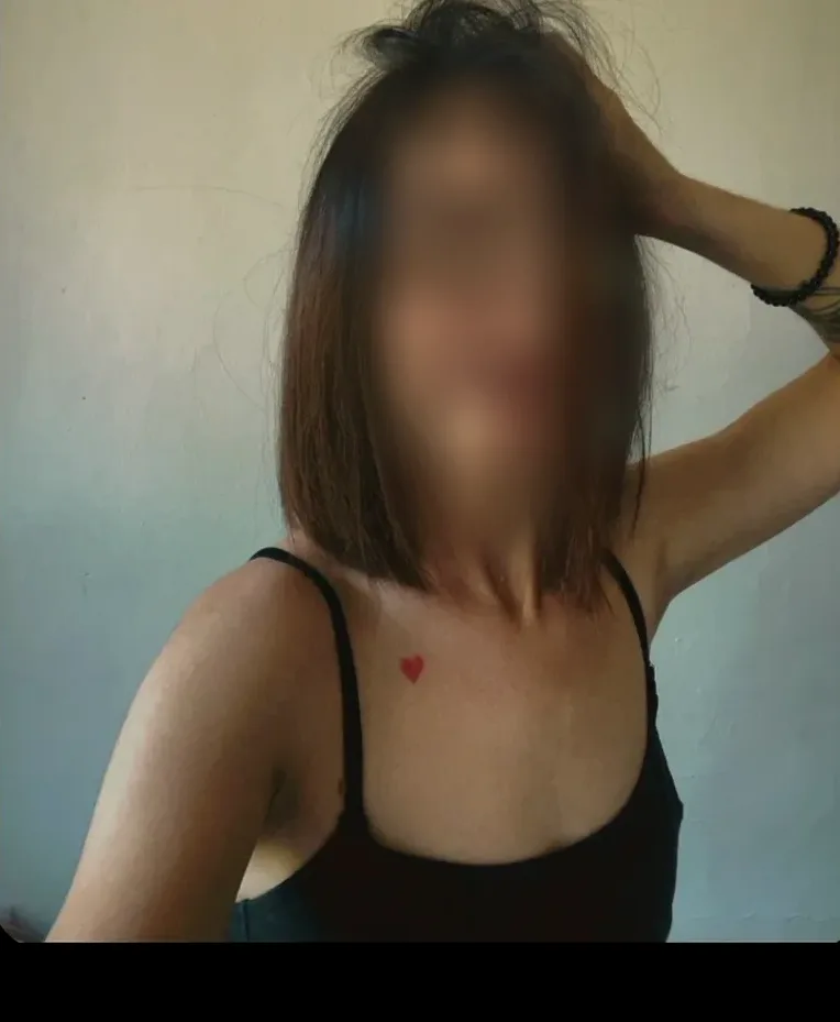 Sofia, 28